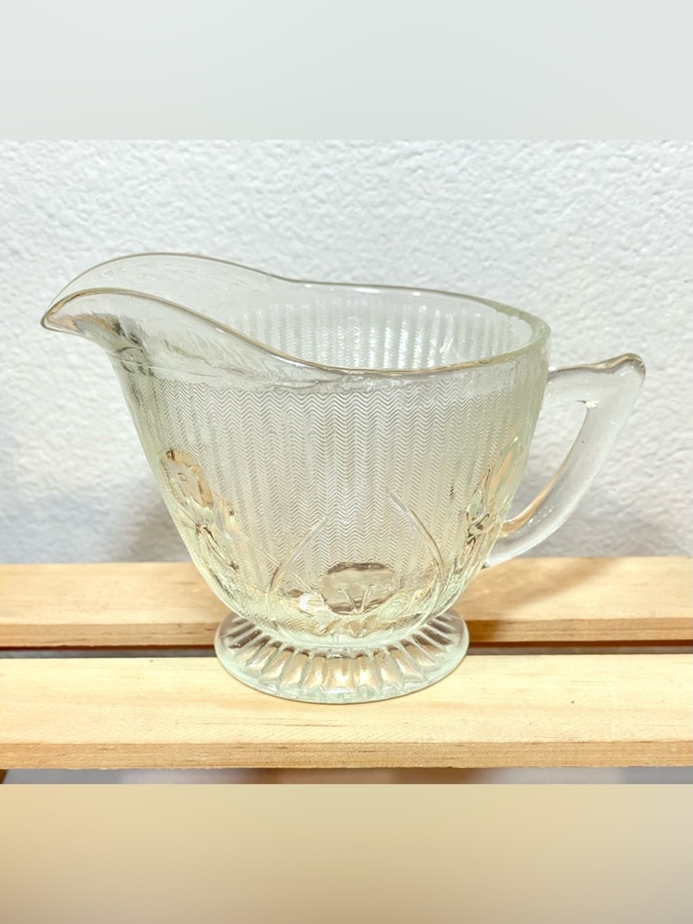 ☀️☀️2/$10 Jeannette Glass “Iris and Herringbone” Pattern Pressed Glass Creamer